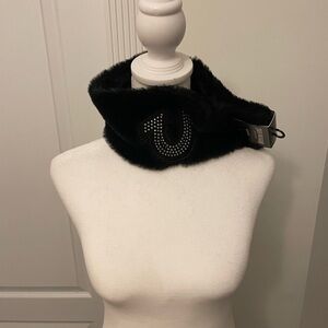 Faux fur scarfs